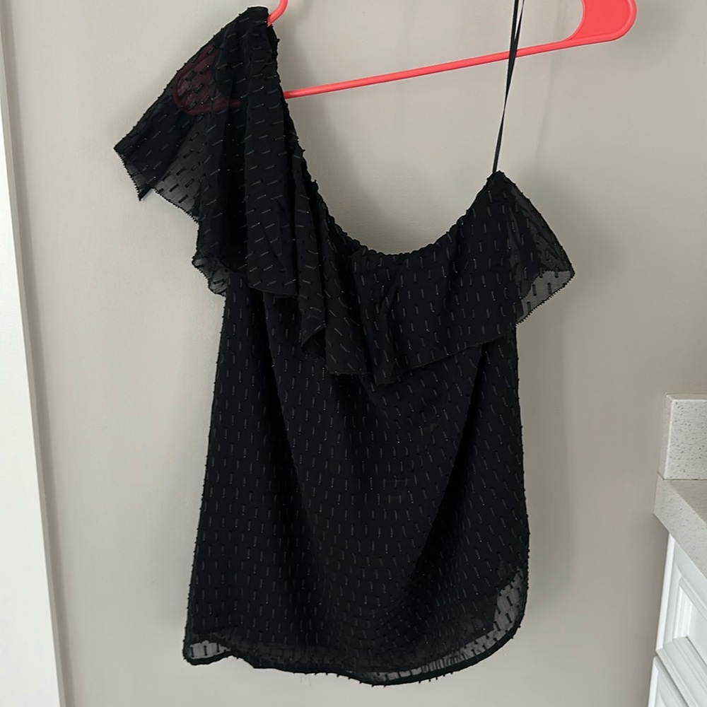 NWT Paige One shoulder top